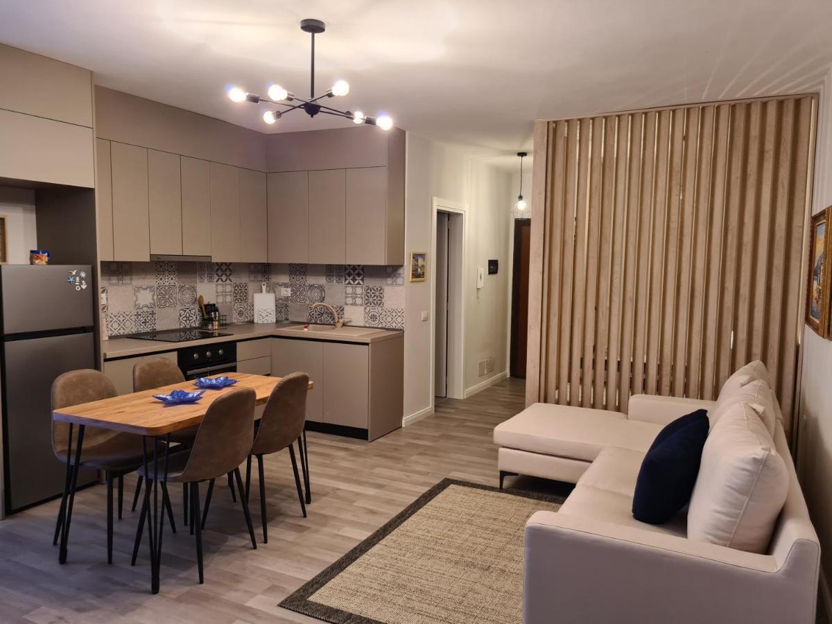 Old Beach Apartment Vlora Luaran gambar