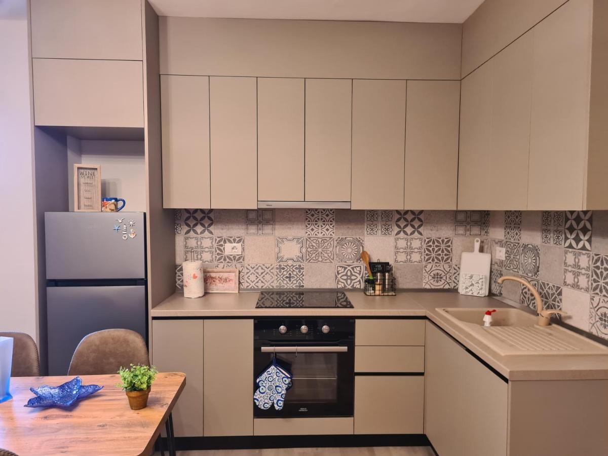 Old Beach Apartment Vlora Luaran gambar