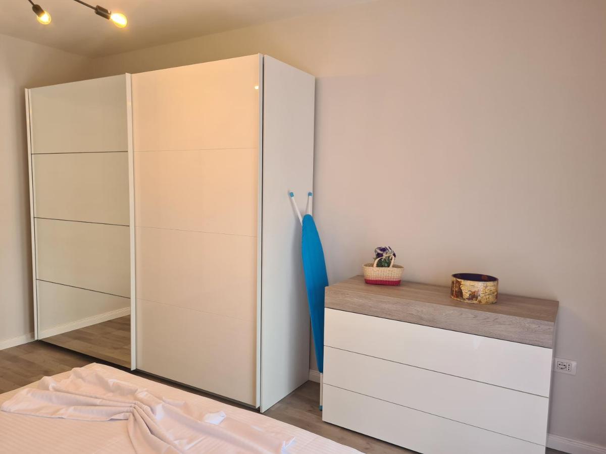 Old Beach Apartment Vlora Luaran gambar