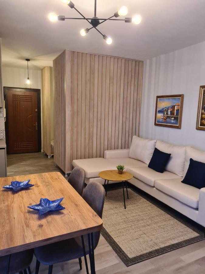 Old Beach Apartment Vlora Luaran gambar